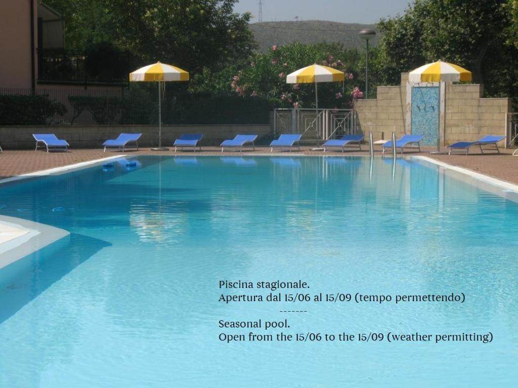 Hotel La Pineta Cogoleto Bagian luar foto