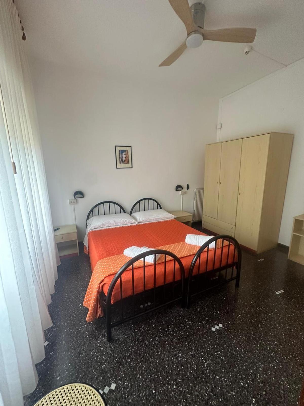 Hotel La Pineta Cogoleto Bagian luar foto