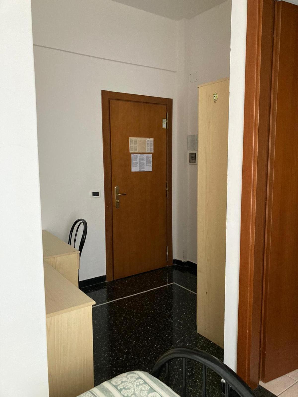 Hotel La Pineta Cogoleto Bagian luar foto