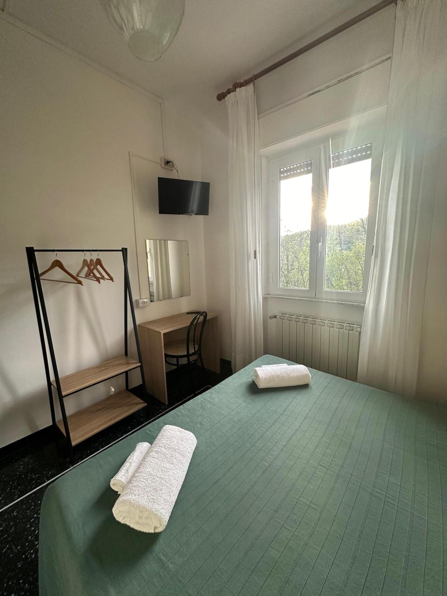 Hotel La Pineta Cogoleto Bagian luar foto