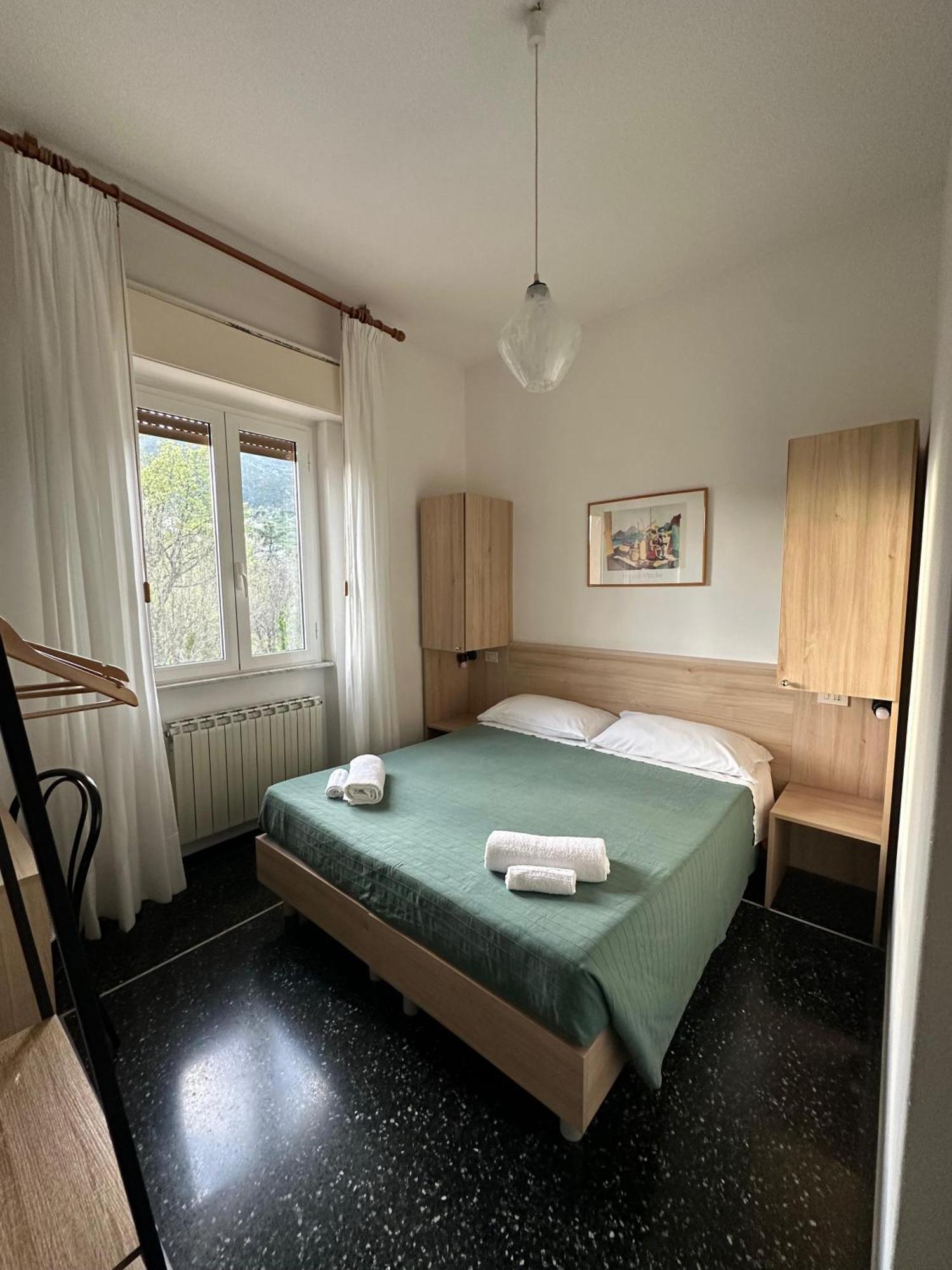 Hotel La Pineta Cogoleto Bagian luar foto
