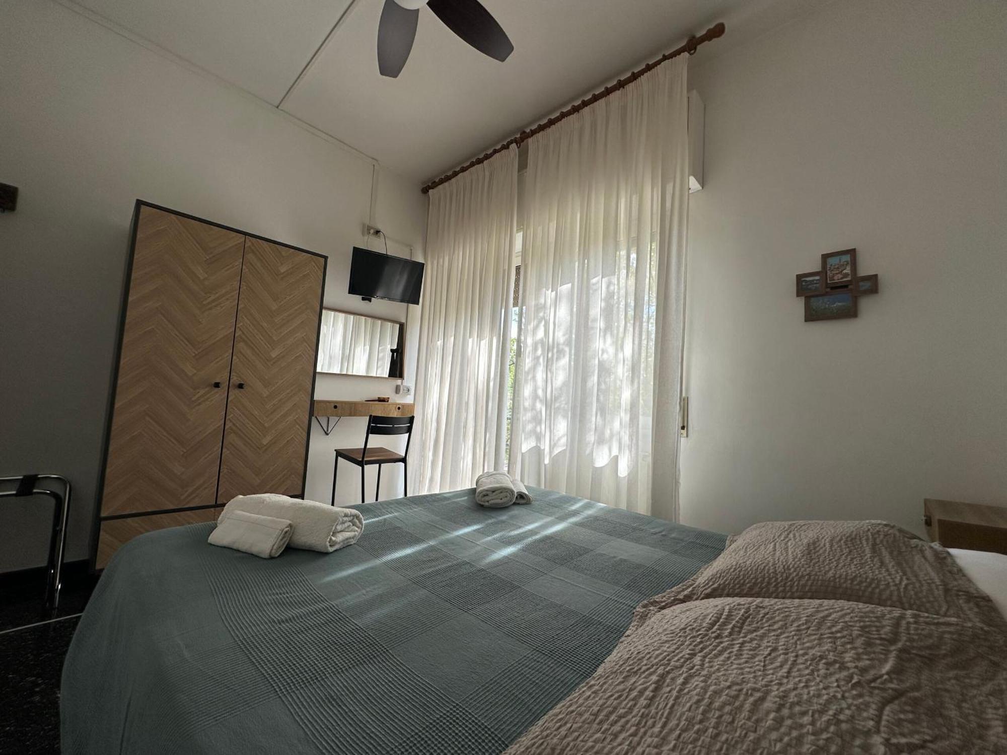 Hotel La Pineta Cogoleto Bagian luar foto