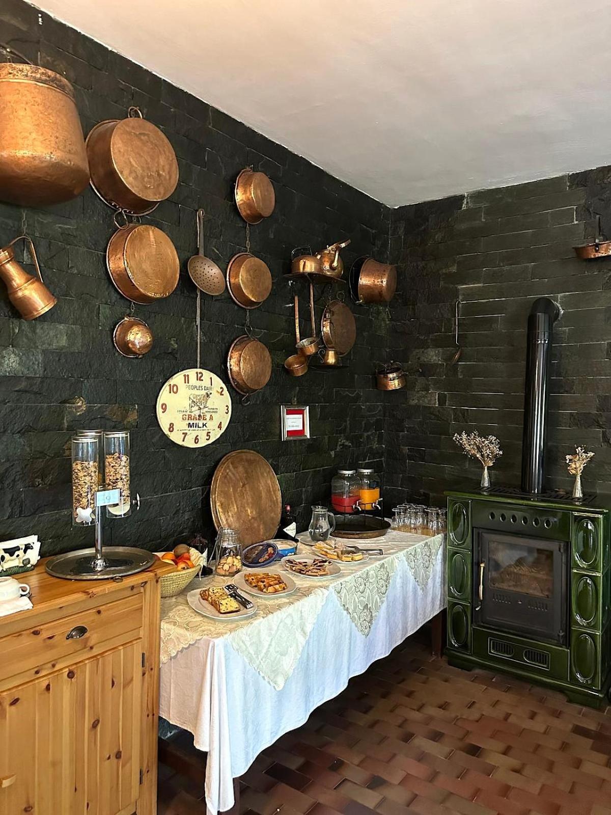 Hotel La Pineta Cogoleto Bagian luar foto