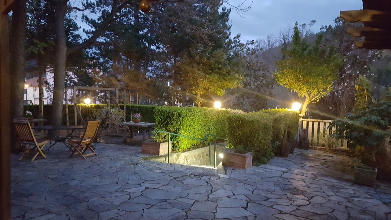 Hotel La Pineta Cogoleto Bagian luar foto